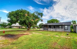 201 E 2nd Street, Stroud, OK 74079
