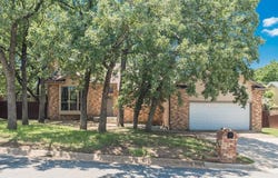 4300 Hidden Creek Drive, Arlington, TX 76016