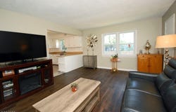 4 Kalman Ct, Middlesex Boro, NJ 08846-1614