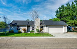 300 Meadowbrook Dr, Nampa, ID 83686
