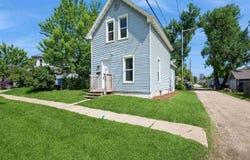 280 SW 14th Ave, CedarRapids, IA 52404