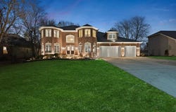 325 Williams Street, Roselle, IL 60172