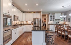 2465 Voyager Circle, Seven Hills, OH 44131