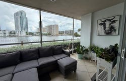 121 Golden Isles Dr, Hallandale Beach, FL 33009