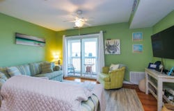 208 43rd Street, Ocean City, NJ 08226