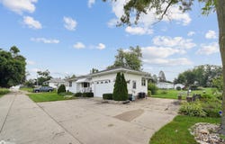 909 1/2 E South Street, Marshalltown, IA 50158