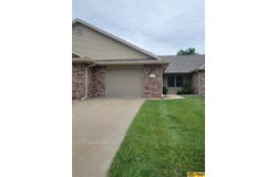 611 Spring View Circle, Beatrice, NE 68310