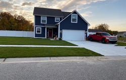 2232 CHAMPION, Burton, MI 48519
