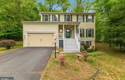 3404 HOLLY Circle, TRIANGLE, VA 22172