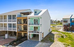109 38th St, Mexico Beach, FL 32456