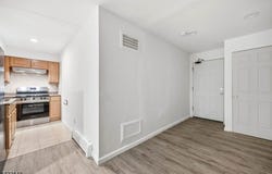 89 Ferry St, Jersey City, NJ 07307