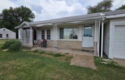 2316 W MAIN Street, Salem, IL 62881