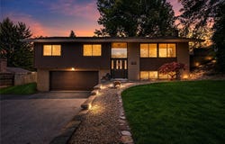 3633 Ashland Dr, Bethel Park, PA 15102
