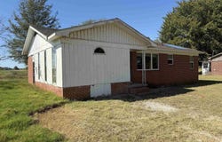 Hoxie, AR 72433