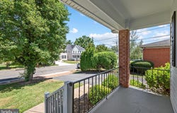 211 CATOCTIN CIRCLE NE, LEESBURG, VA 20176