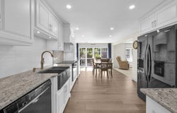 112 Westwood Dr, Sturbridge, MA 01566