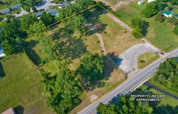 941 E Maumee Street, Angola, IN 46703