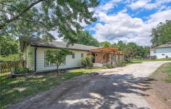 9730 State Line Road, Leawood, KS 66206