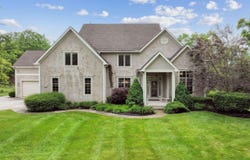 332 Waters Edge Drive, Hebron, OH 43025