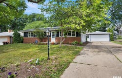 3819 N SAYMORE Lane, Peoria, IL 61615