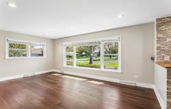 807 E Golfview Drive, Mount Prospect, IL 60056