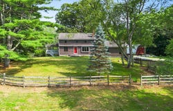 292 Berlin Rd, Bolton, MA 01740