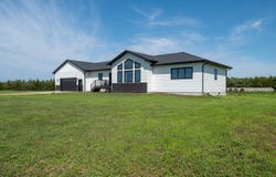 39480 290th St, Wagner, SD 57380