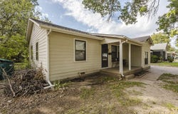 1837 S Estelle, Wichita, KS 67211