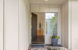 589 RIDGEWAY RD, Lake Oswego, OR 97034