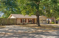 1618 Mckewen Dr., Nacogdoches, TX 75965