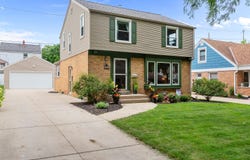 171 N 89th St, Wauwatosa, WI 53226