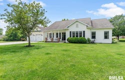 33 Vista Ridge, Petersburg, IL 62675