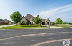 1717 Hudson Oaks Dr, San Angelo, TX 76904