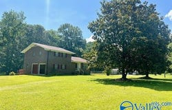 1426 Cove Creek Drive, Glencoe, AL 35905