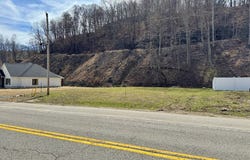699 Cedar Creek Road, Pikeville, KY 41501