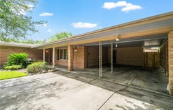 1139 W Lee Avenue, Kingsville, TX 78363
