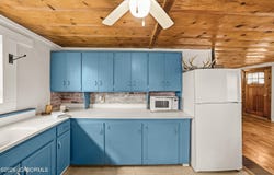 212 BEACHWOOD Drive, Sunrise Beach, MO 65079