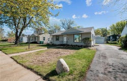 2911 Rhode Island Avenue S, Saint Louis Park, MN 55426