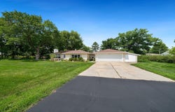402 Glendale, LOVES PARK, IL 61111