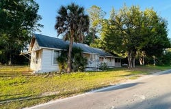 1010 Main St, Bell, FL 32619