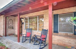 808 E Randall, Beeville, TX 78102