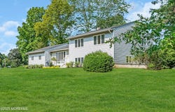 9 Timothy Lane, Tinton Falls, NJ 07724