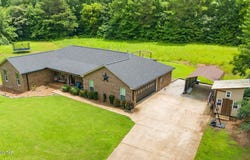64 Coopers Way, Lexington, TN 38351