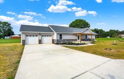 10614 N 300 E, Morristown, IN 46161