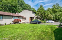 76 Letts Court, Matawan, NJ 07747