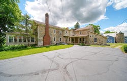 208 Glasgow Road, Jackson, MI 49201