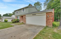 32553 N Roundhead Drive, Solon, OH 44139