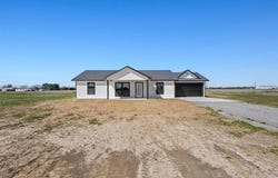 9 Private Road 33084, Sumner, TX 75486