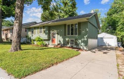 1001 Pawnee Drive NW, Cedar Rapids, IA 52405