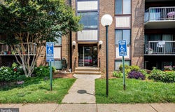 9720 KINGSBRIDGE DRIVE, FAIRFAX, VA 22031